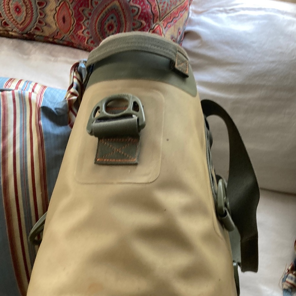 YETI Hopper 20 broken Zipper - Picture 4 of 13